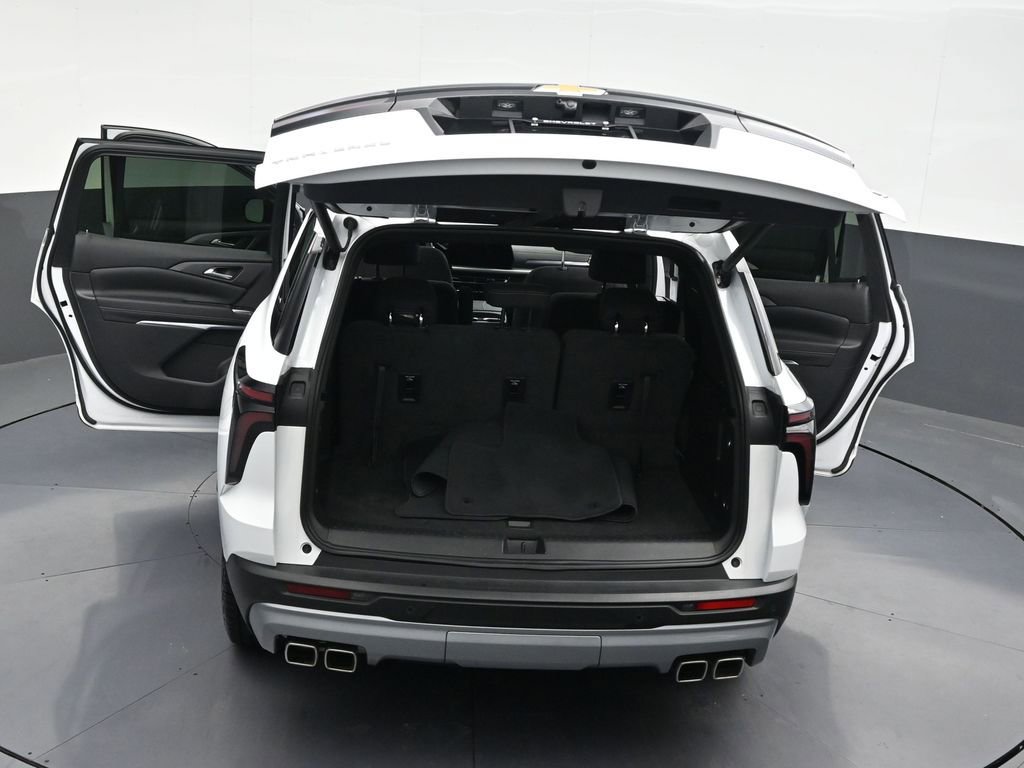 Used 2024 Chevrolet Traverse LT FWD image 35