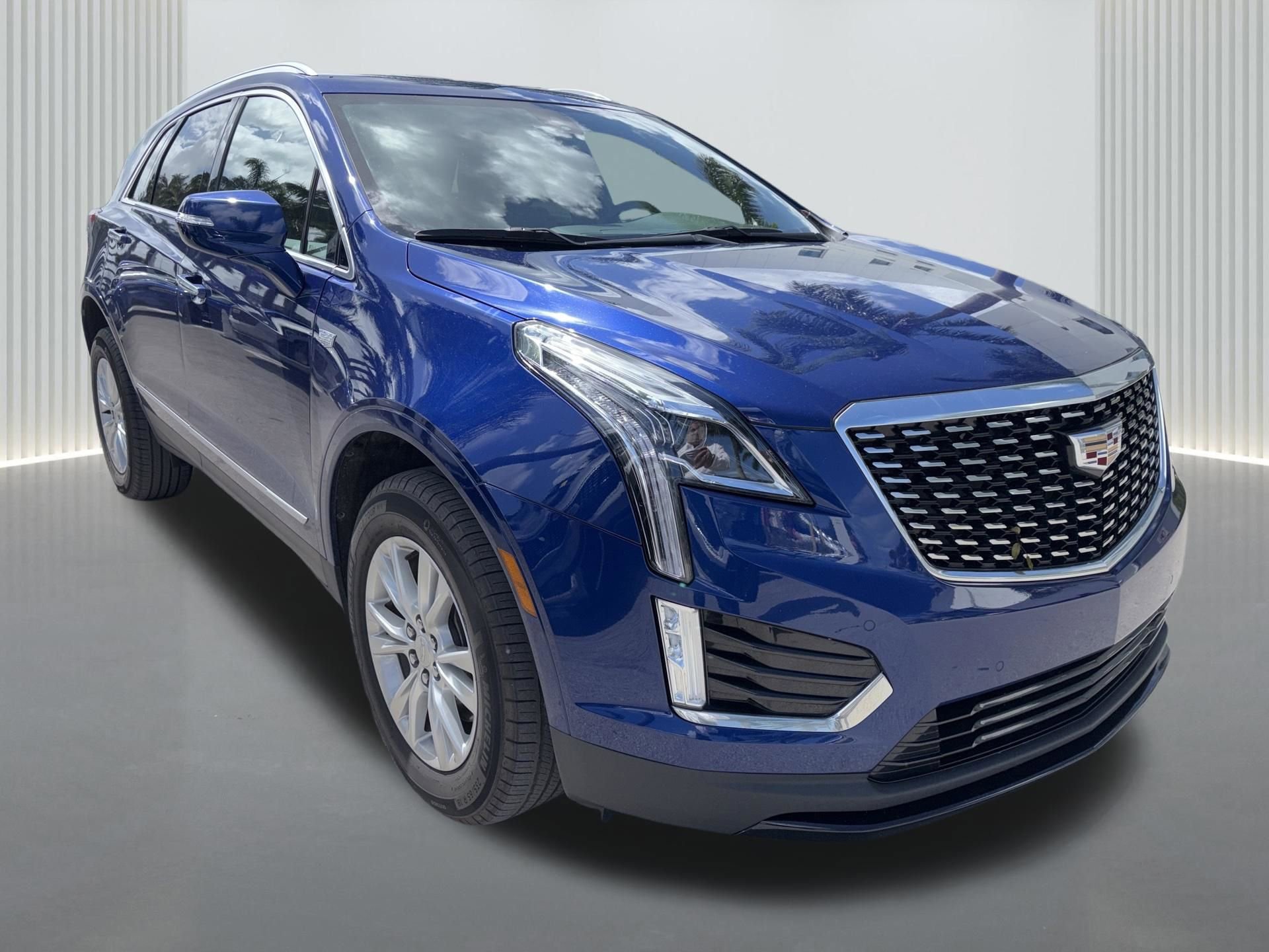 Used 2023 Cadillac XT5 Luxury image 2