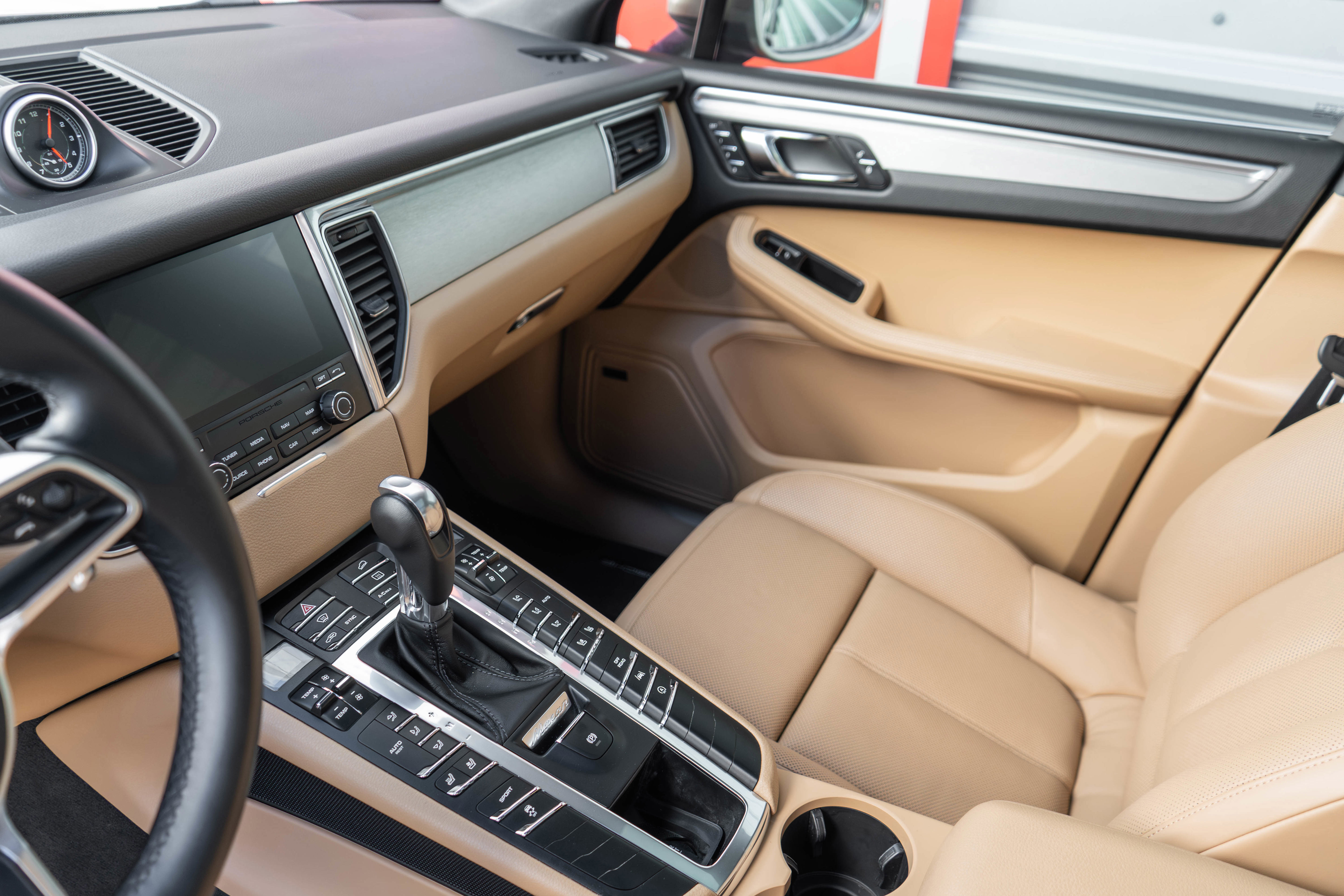 Used 2017 Porsche Macan S w/ Premium Package Plus AWD/4WD image 15