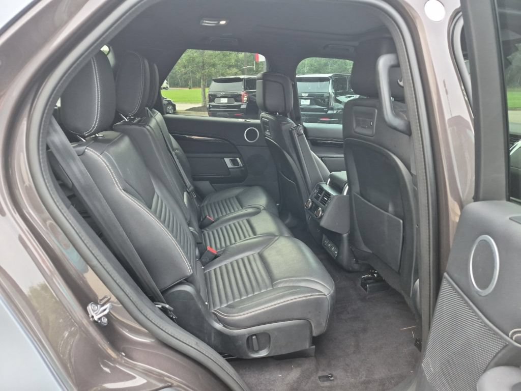 Used 2021 Land Rover Discovery S R-Dynamic AWD/4WD image 18