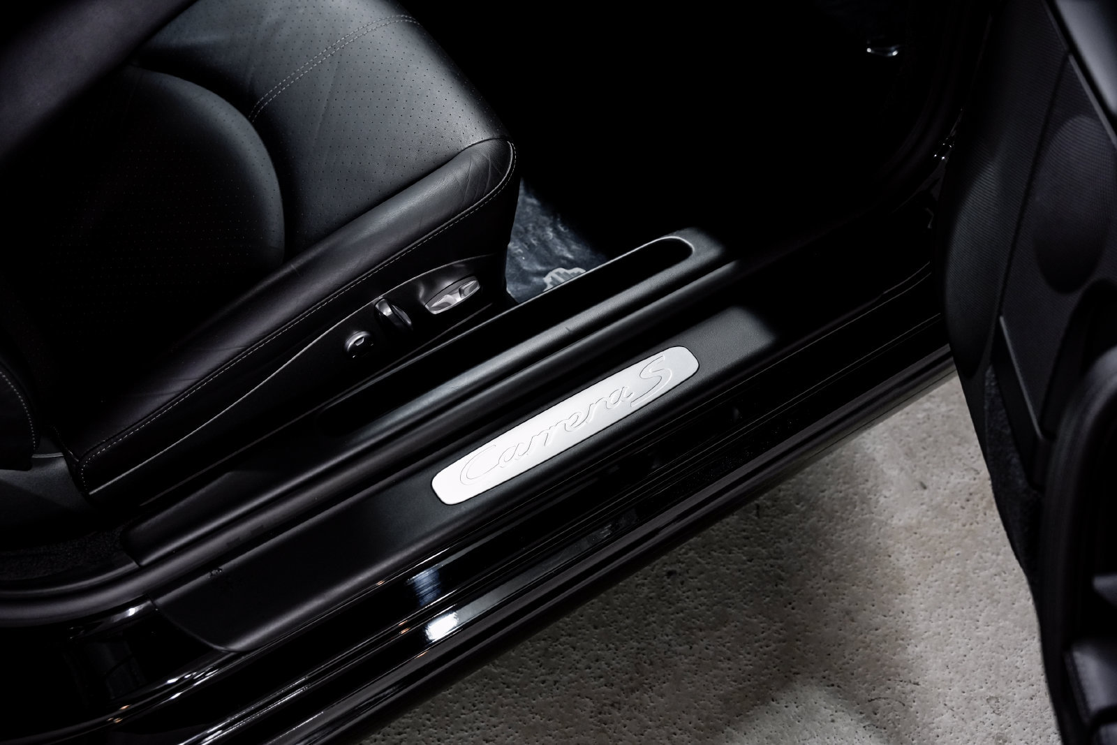 Used 2009 Porsche 911 Carrera S RWD image 24