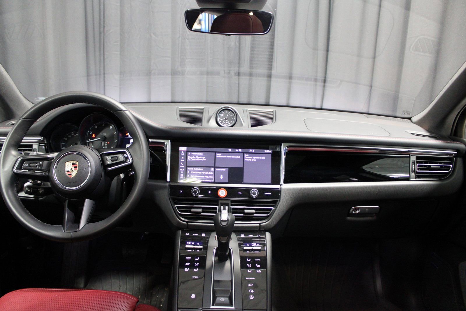 Certified 2025 Porsche Macan image 29