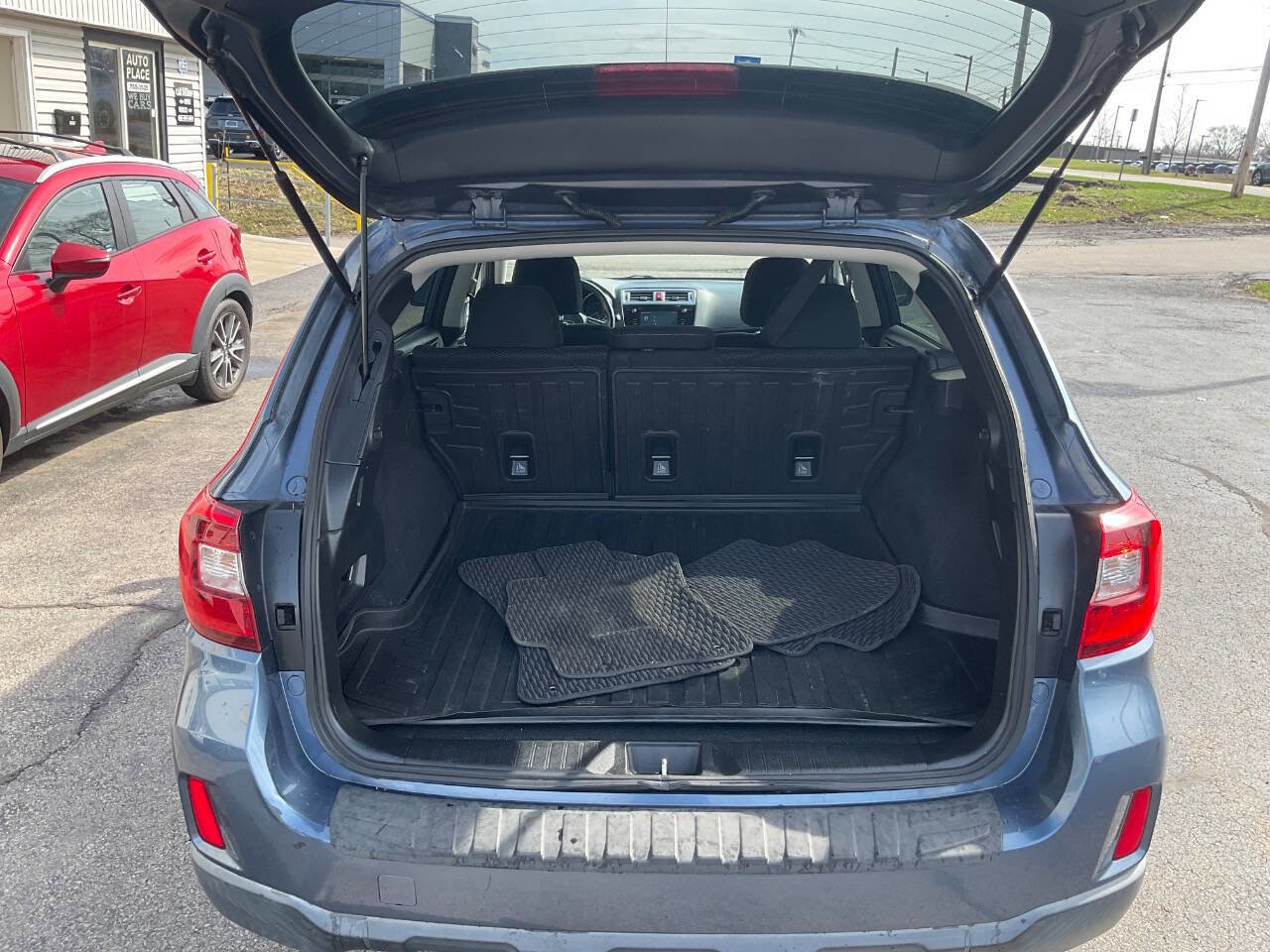 Used 2017 Subaru Outback 2.5i Premium image 10