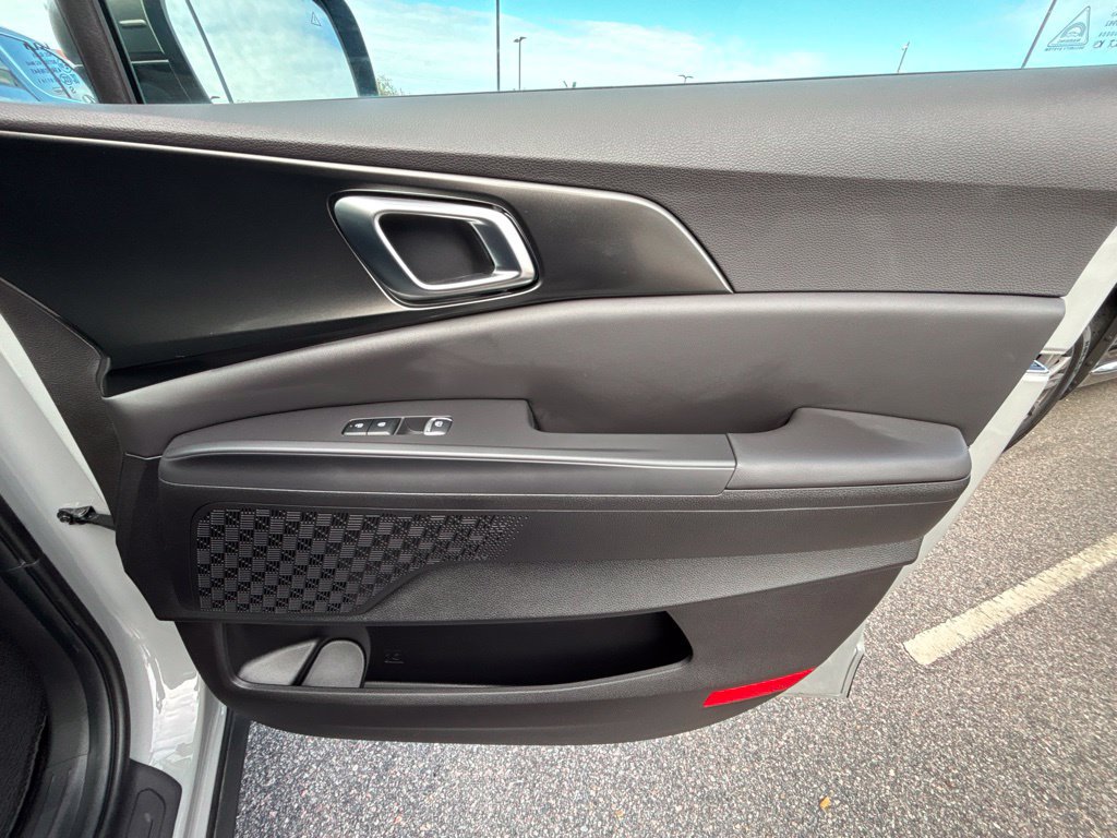 Certified 2026 Kia Carnival SX FWD image 24