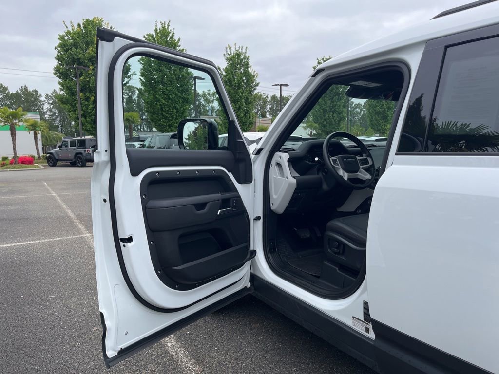Used 2025 Land Rover Defender 110 S AWD/4WD image 10