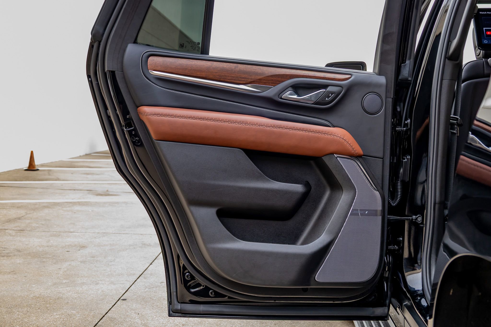 Used 2024 GMC Yukon Denali Ultimate AWD/4WD image 39