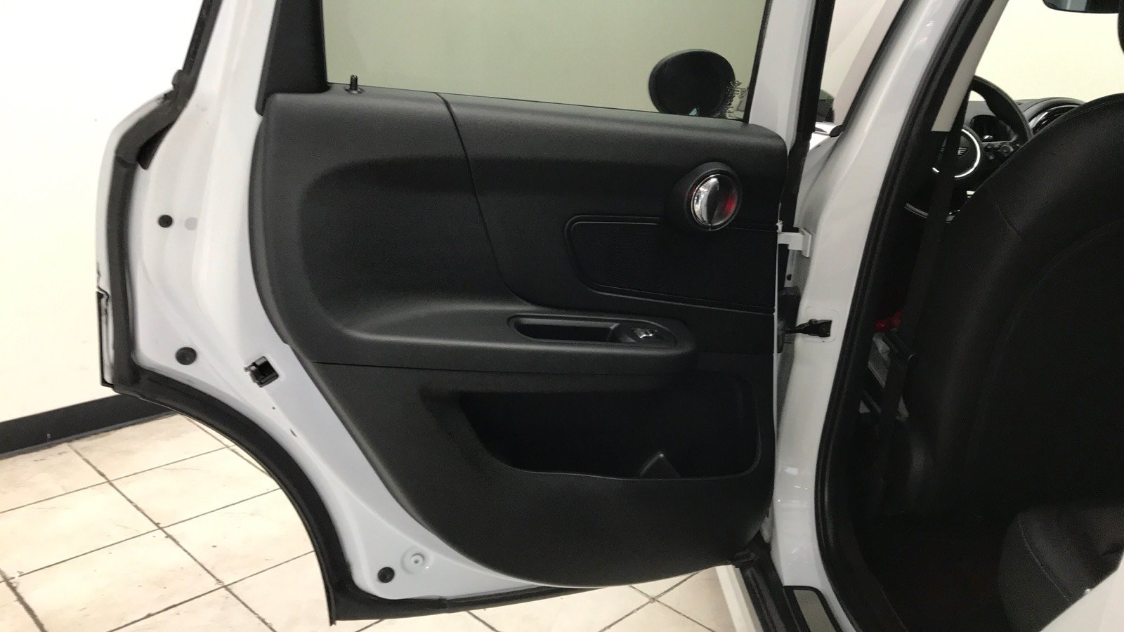 Used 2019 MINI Cooper Countryman w/ Storage Package FWD image 11
