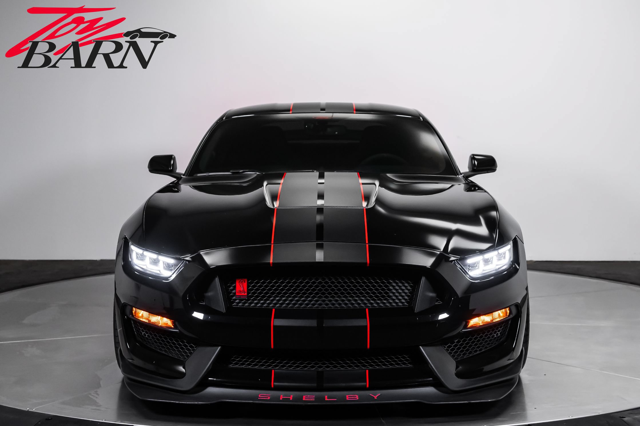 Used 2017 Ford Mustang Shelby GT350R w/ GT350R Equipment Group 920A RWD image 8