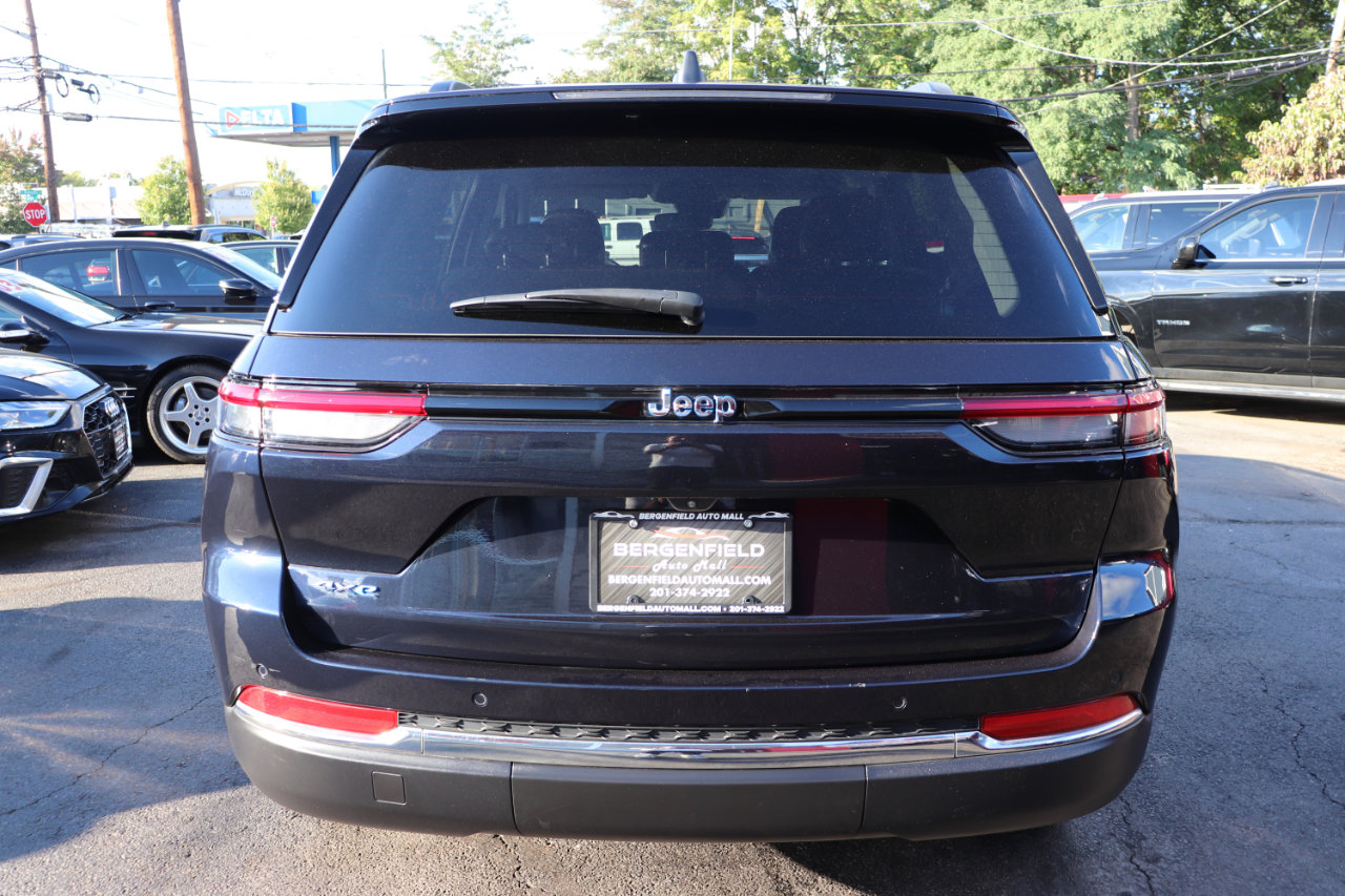 Used 2024 Jeep Grand Cherokee Limited 4xe image 4