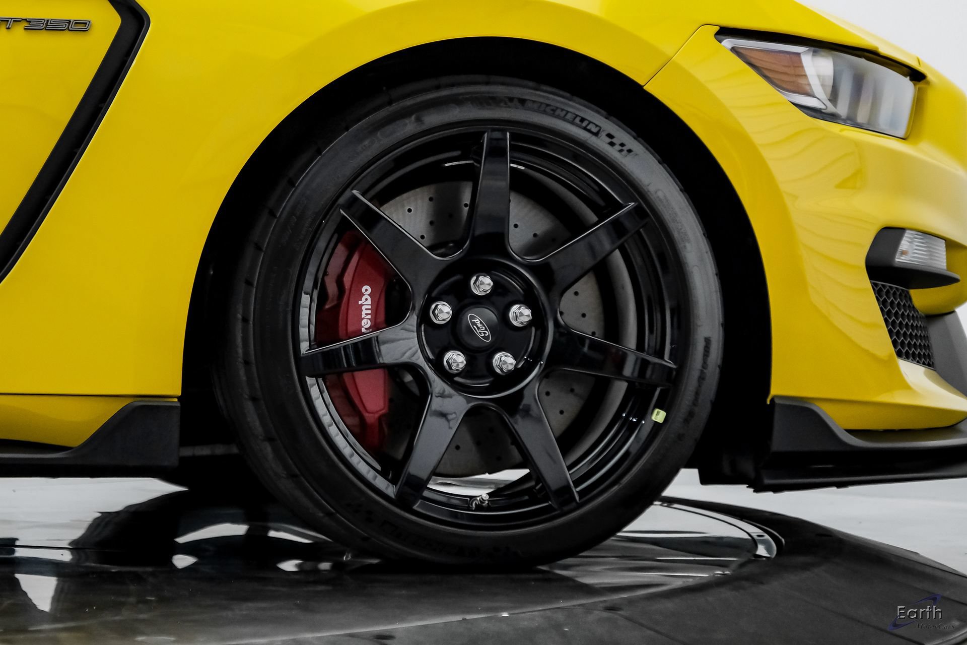Used 2017 Ford Mustang Shelby GT350R w/ GT350R Equipment Group 920A RWD image 91