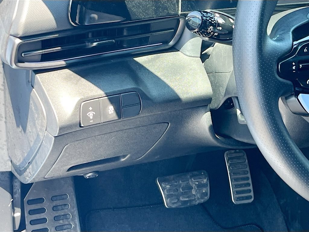 Used 2025 Hyundai Elantra N FWD image 10