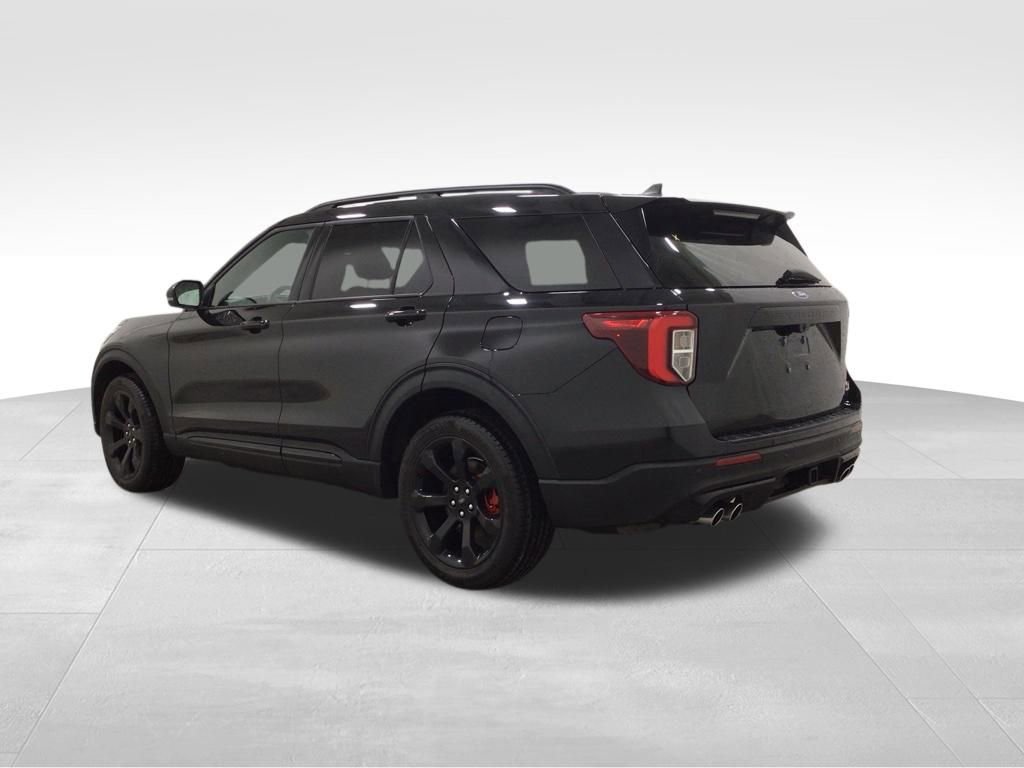 Used 2024 Ford Explorer ST w/ Technology Package AWD/4WD image 3
