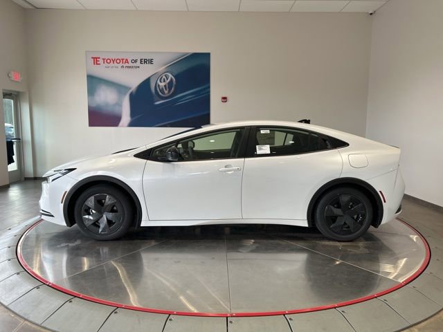 New 2026 Toyota Prius Plug-In Hybrid FWD image 3