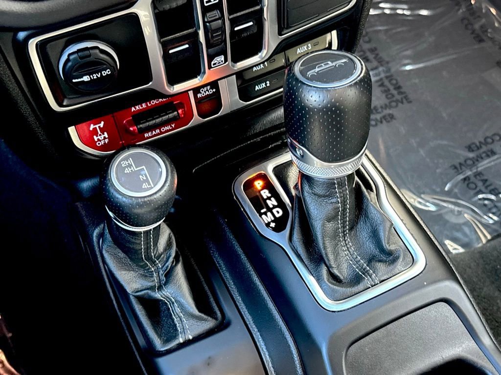 Used 2024 Jeep Gladiator Mojave w/ Technology Group image 21