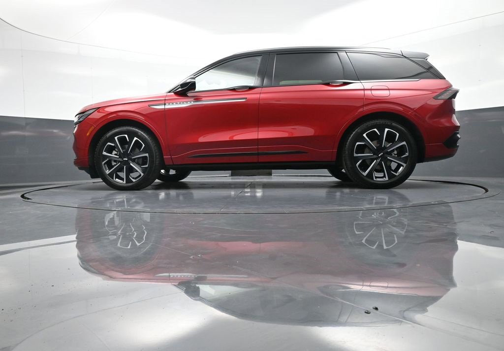 Used 2025 Lincoln Nautilus Reserve image 36