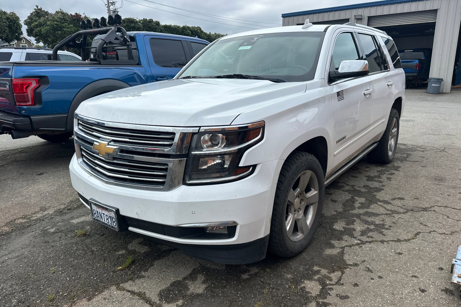 Used 2017 Chevrolet Tahoe Premier AWD/4WD image 2