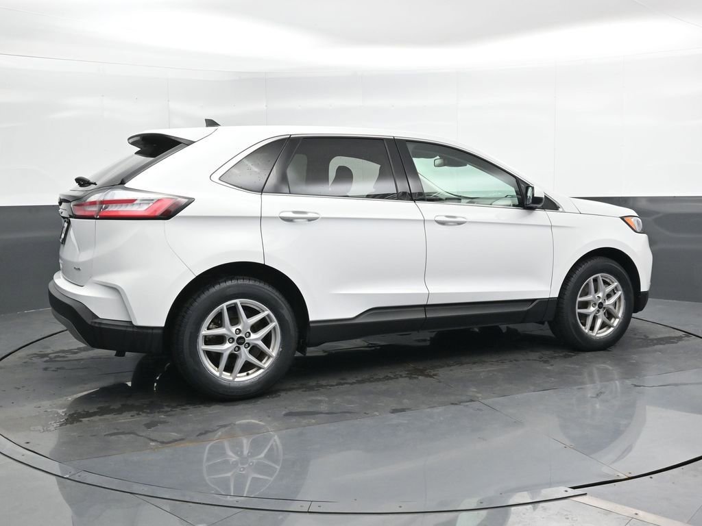 Used 2024 Ford Edge SEL image 3