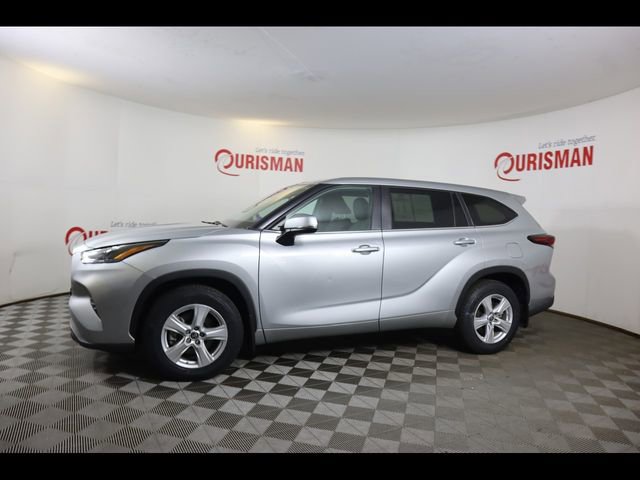 Used 2024 Toyota Highlander LE image 6