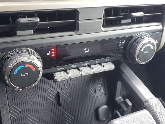 Used 2024 Toyota Tacoma TRD Off-Road image 25