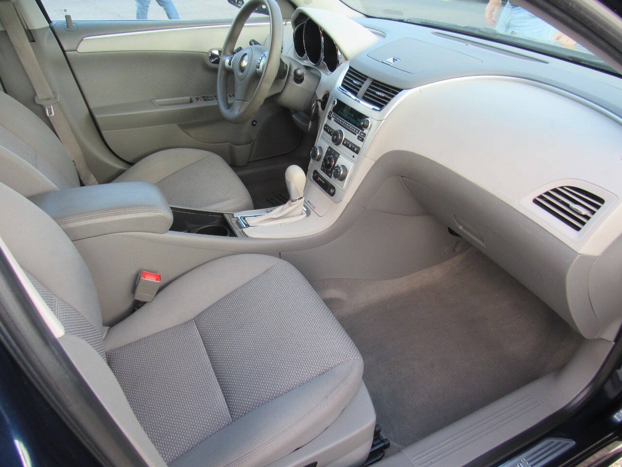 Used 2010 Chevrolet Malibu LT FWD image 13