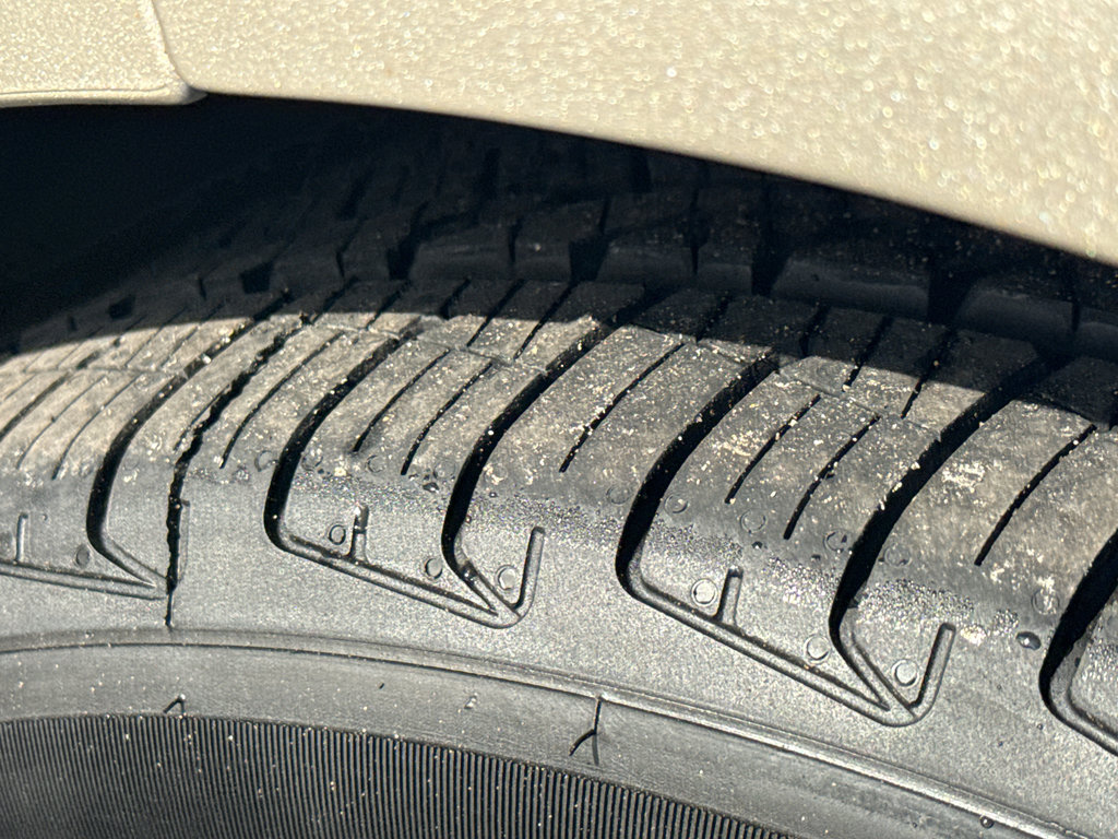 Used 2017 Ford Fusion S w/ Equipment Group 101A FWD image 9