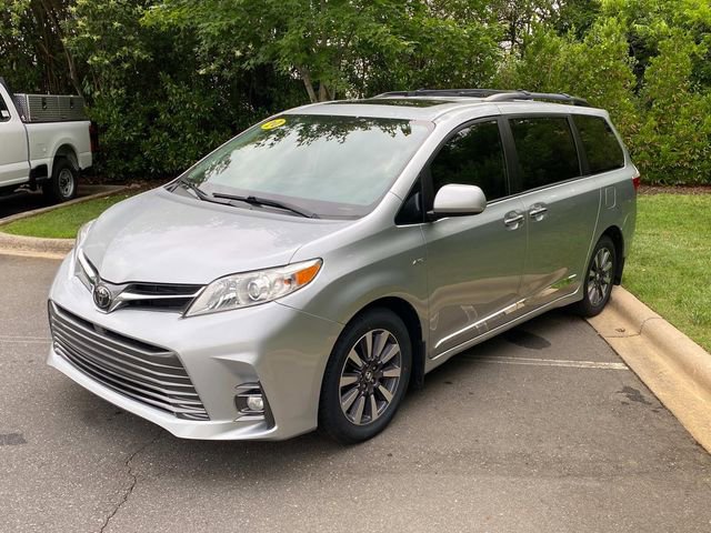Used 2020 Toyota Sienna XLE w/ XLE Navigation Package AWD/4WD image 3