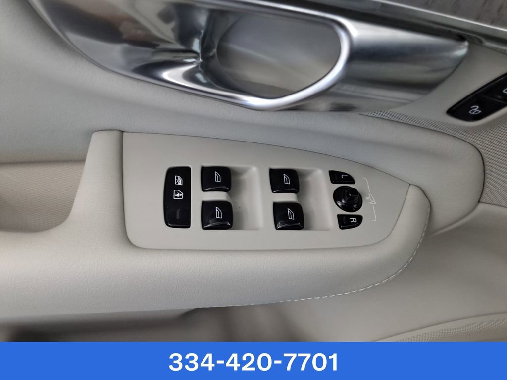New 2025 Volvo XC90 T8 Plus w/ Protection Package Premier image 19