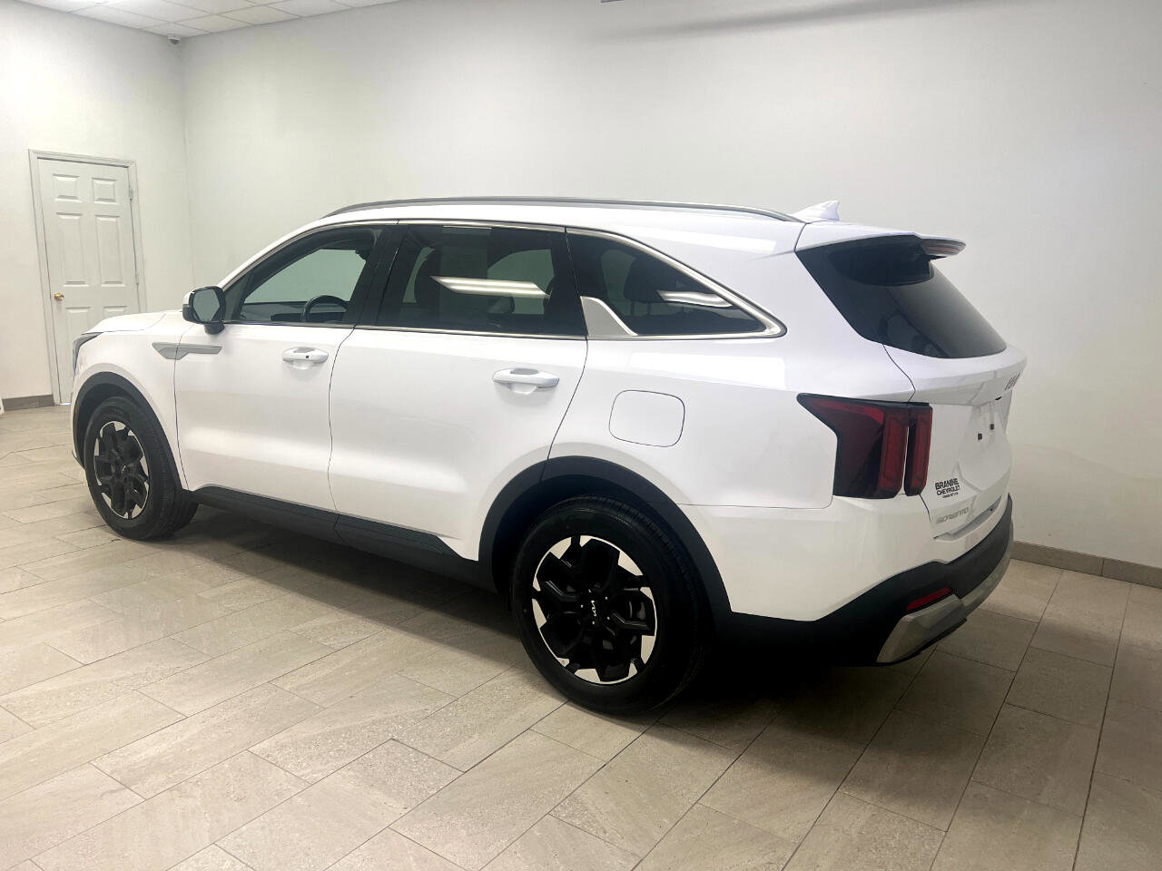 Used 2024 Kia Sorento S image 10