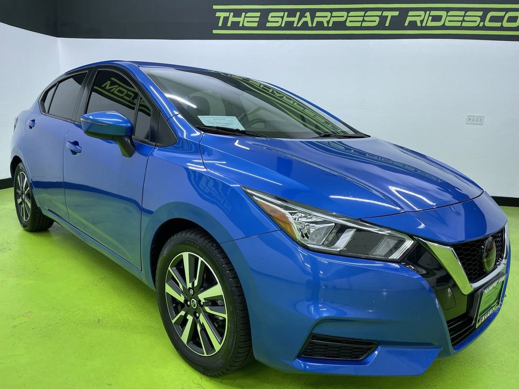 Used 2021 Nissan Versa SV image 2