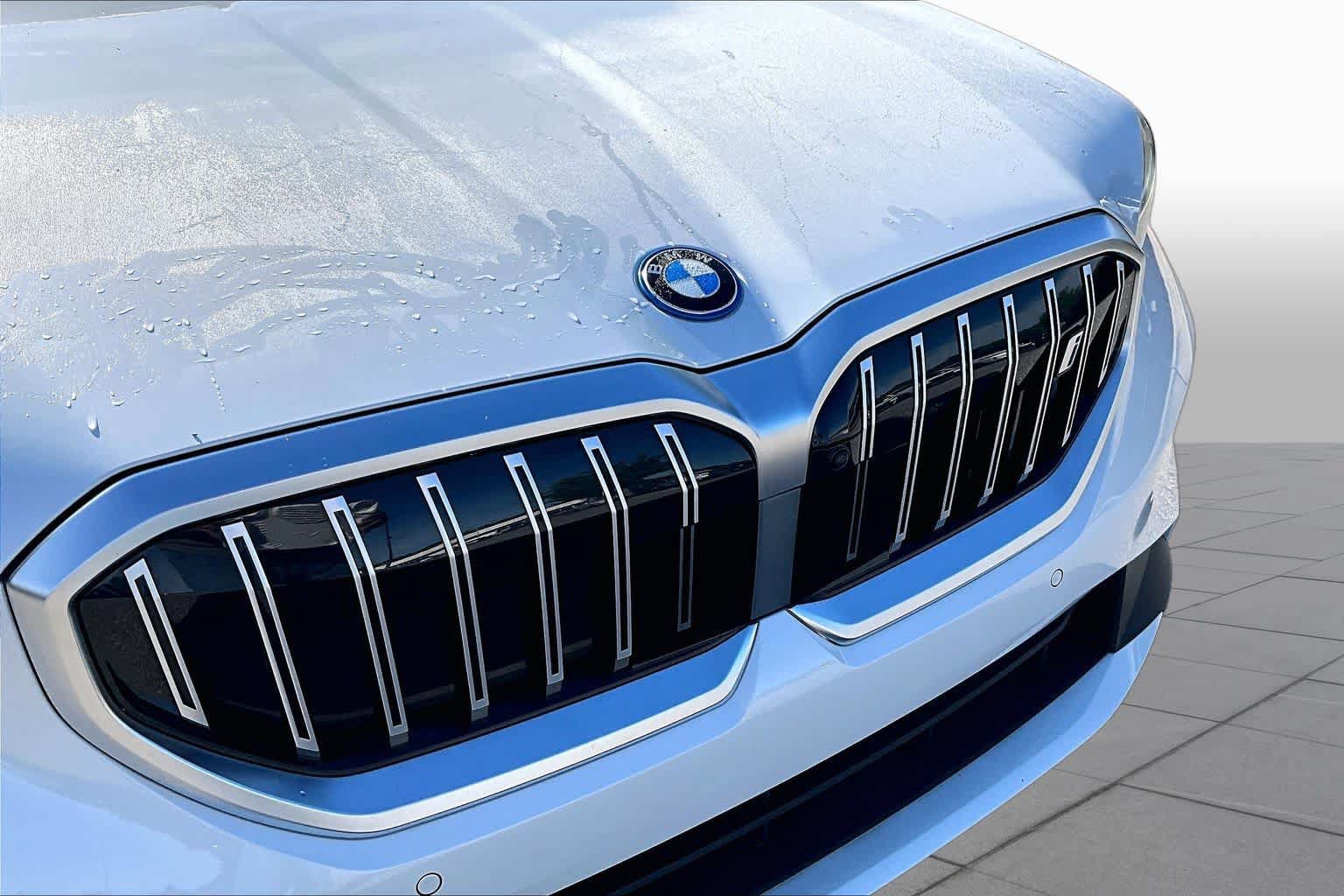 Certified 2024 BMW i5 eDrive40i w/ M Sport Package RWD image 31