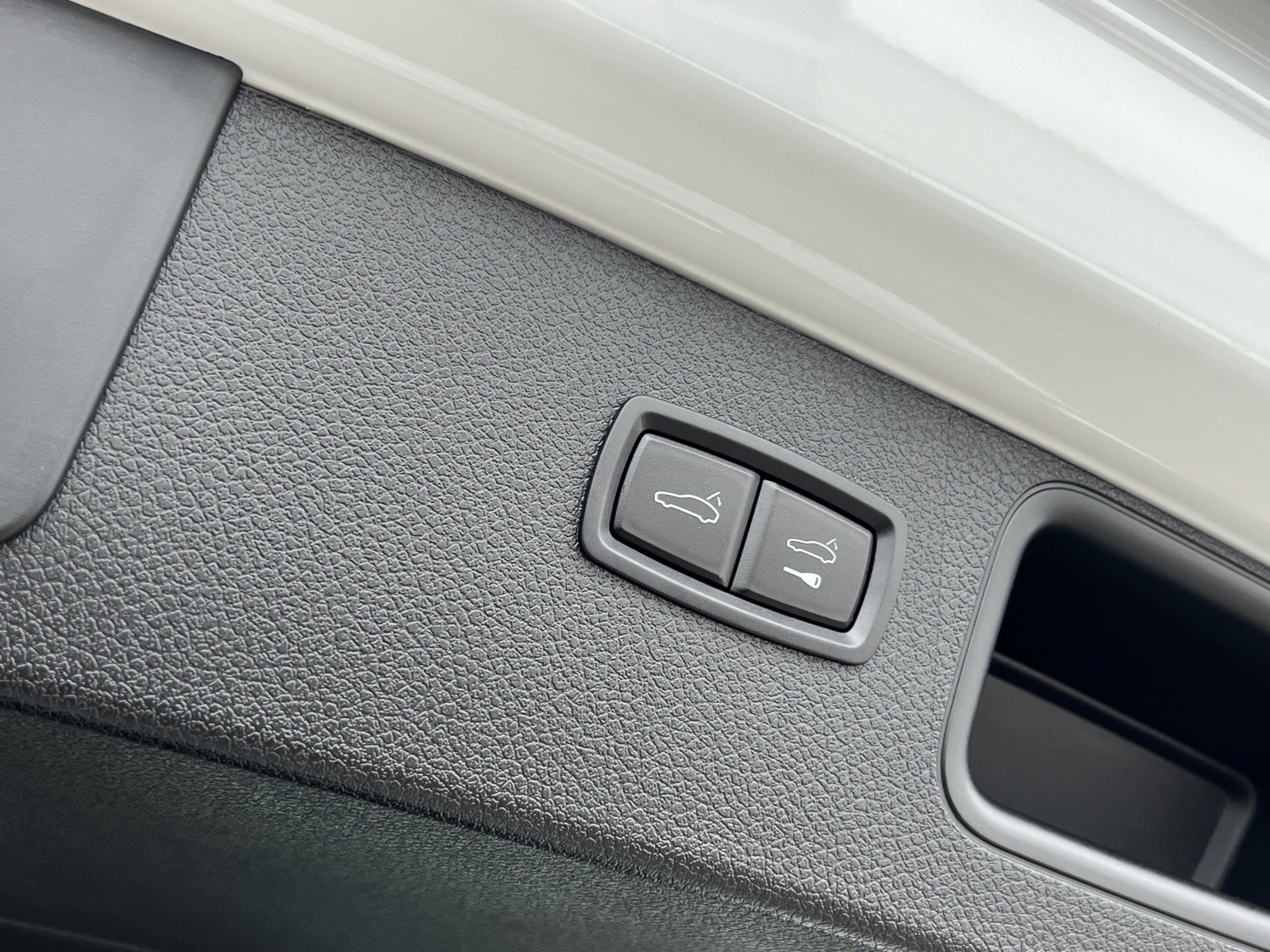 Certified 2025 Porsche Macan image 21