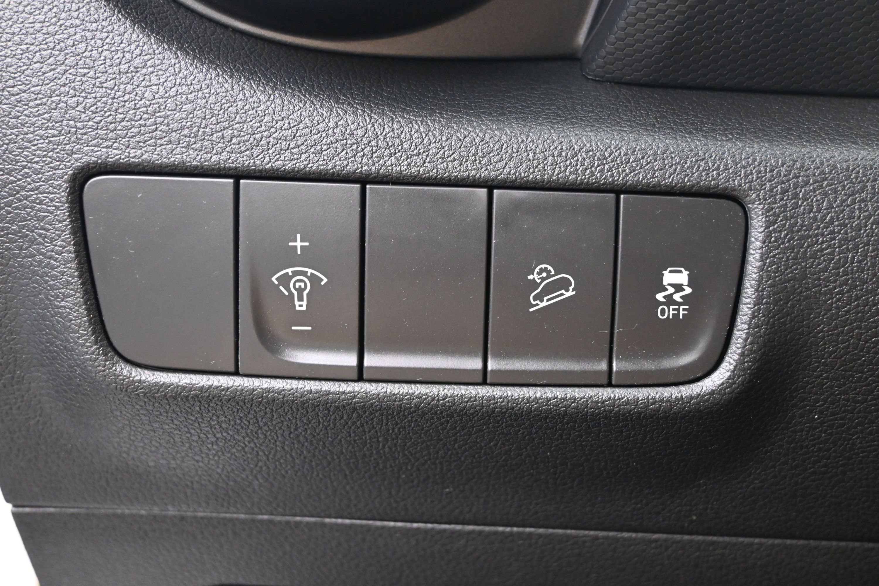 Used 2022 Hyundai Kona SEL FWD image 12