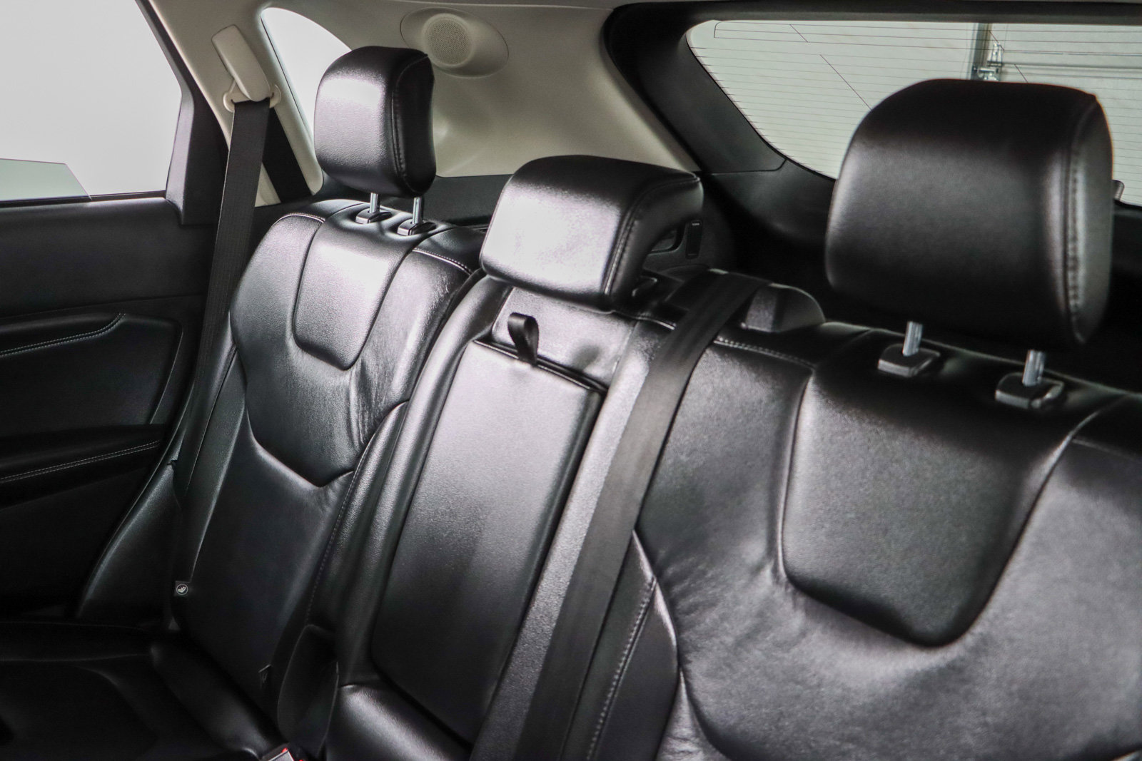 Used 2021 Ford Edge Titanium image 24