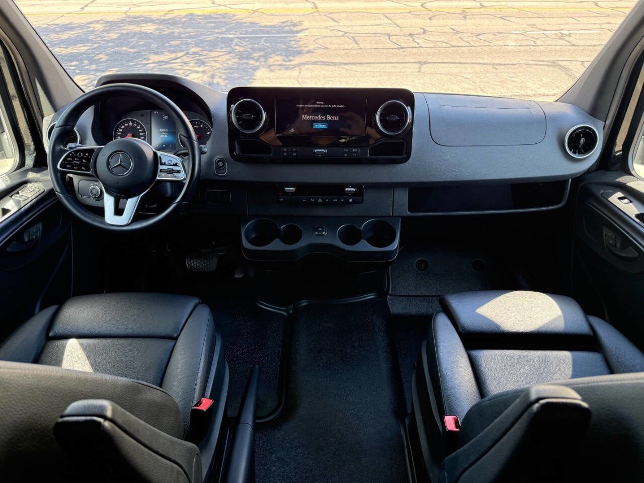 Used 2022 Mercedes-Benz Sprinter 2500 image 21