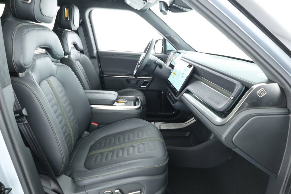 Used 2023 Rivian R1S Adventure image 25