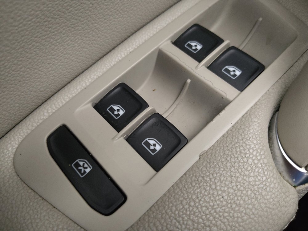 Used 2018 Volkswagen Golf SE image 27