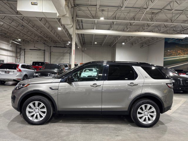 Used 2017 Land Rover Discovery Sport SE image 34