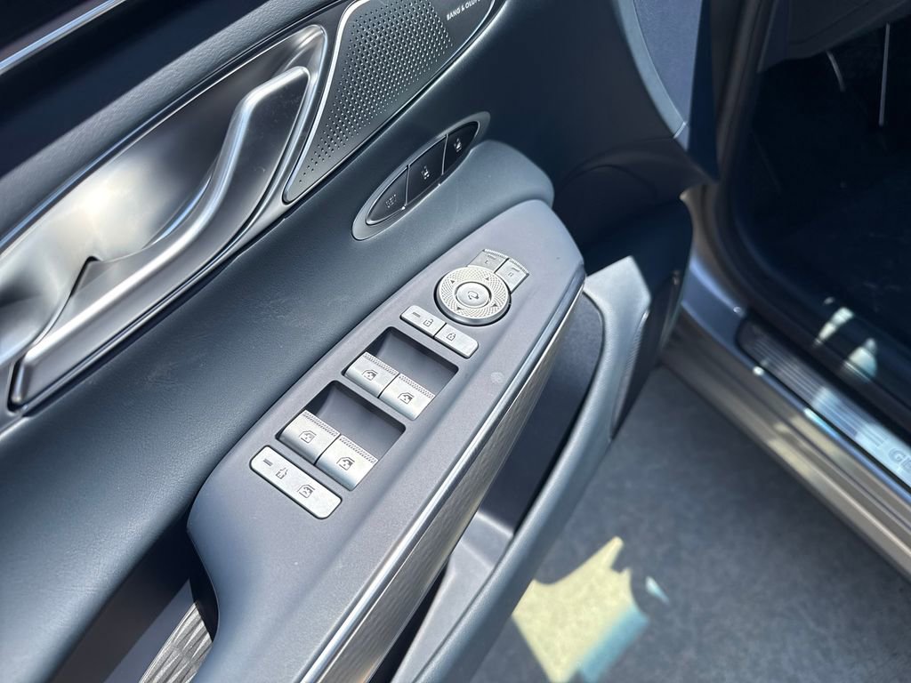 New 2026 Genesis GV70 2.5T Sport Prestige AWD/4WD image 10