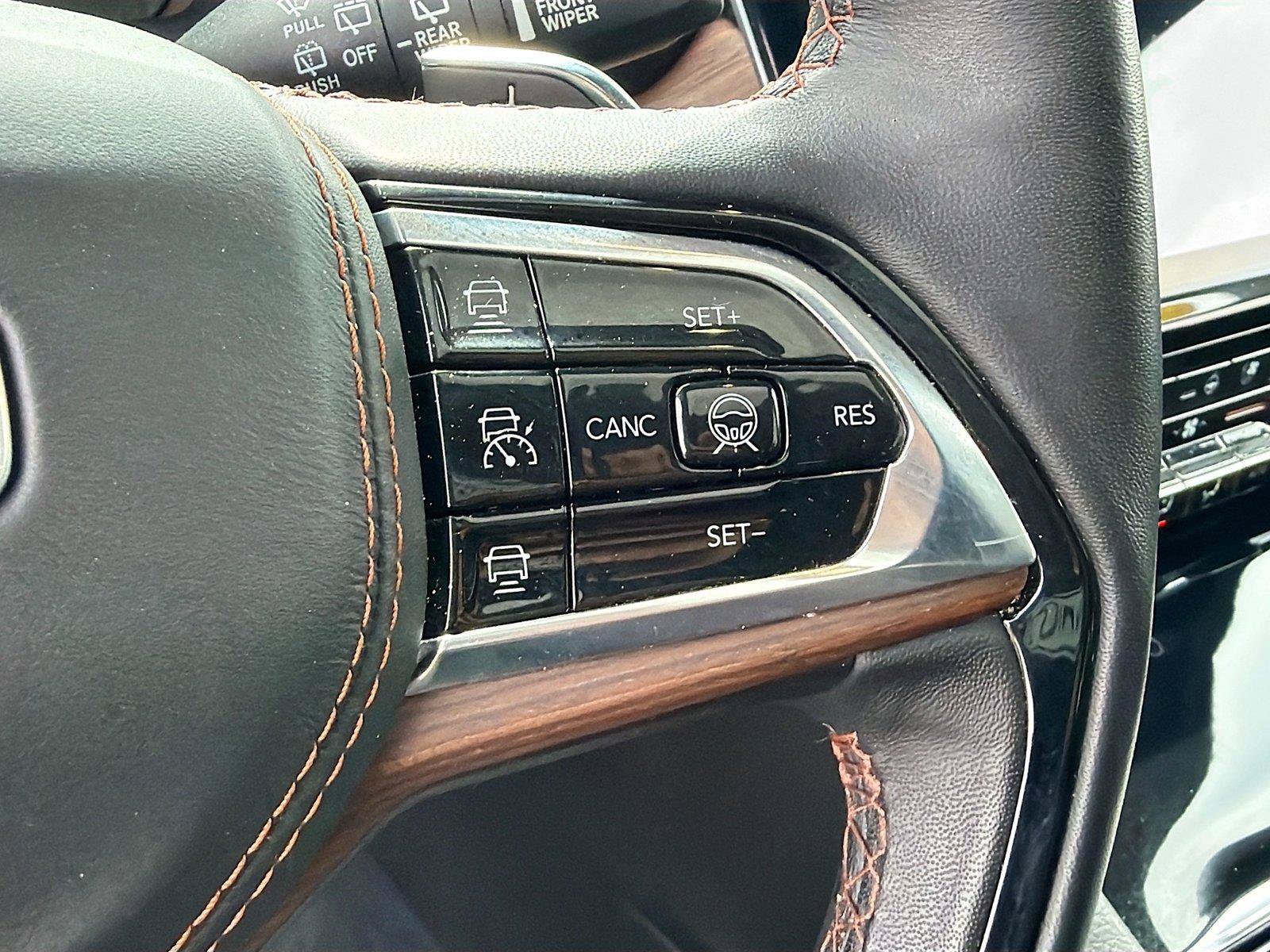 Used 2023 Jeep Grand Cherokee L Summit w/ Advanced Protech Group IV AWD/4WD image 40