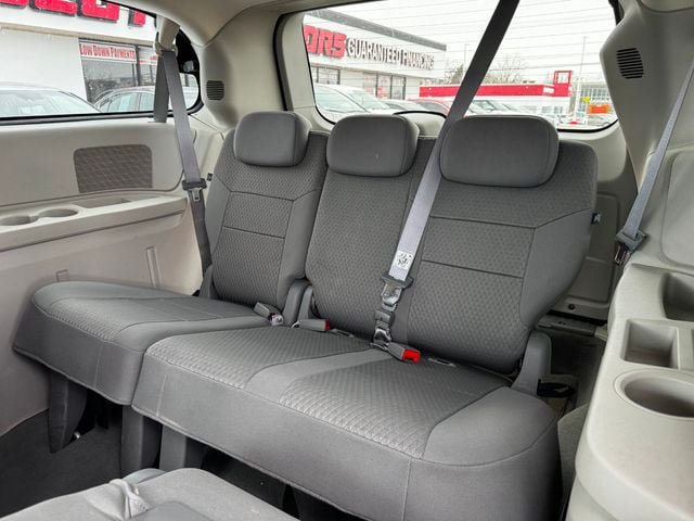 Used 2008 Chrysler Town & Country Touring w/ Flexible Seating Group FWD image 16