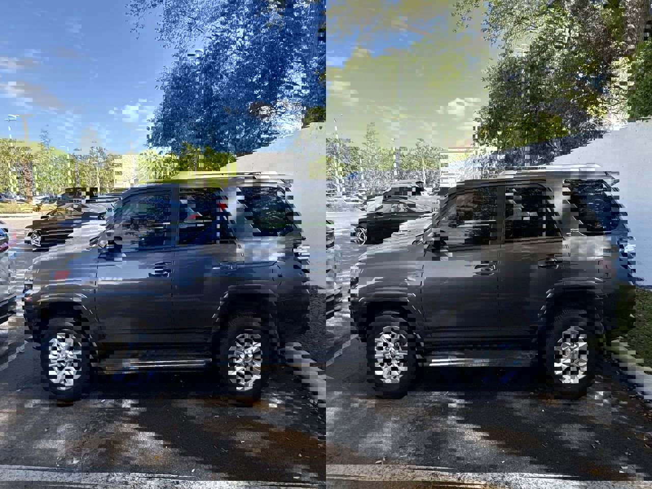 Used 2016 Toyota 4Runner SR5 image 4