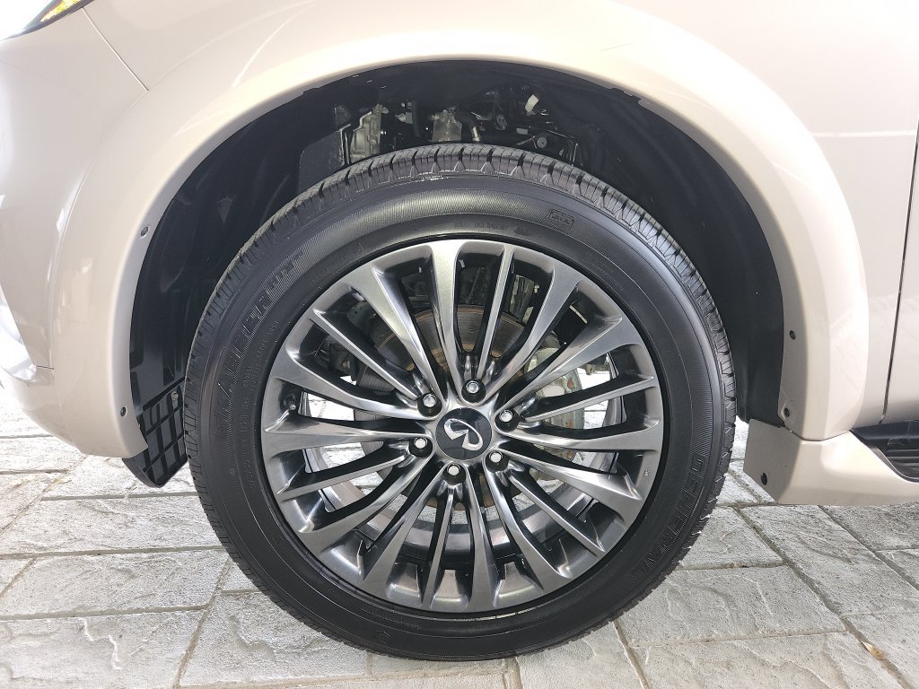 Used 2024 INFINITI QX80 Sensory AWD/4WD image 34