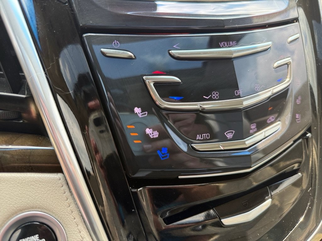 Used 2019 Cadillac Escalade ESV Luxury AWD/4WD image 24