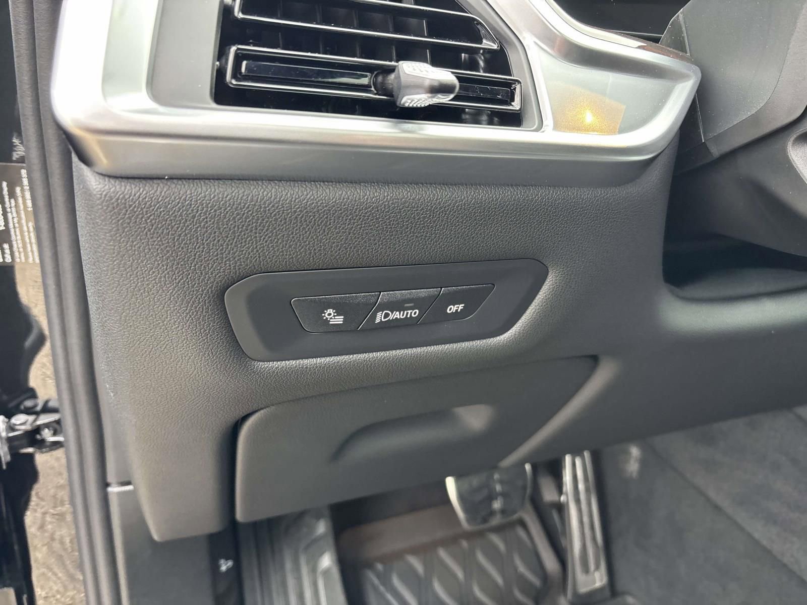 New 2026 BMW X5 xDrive50e image 14