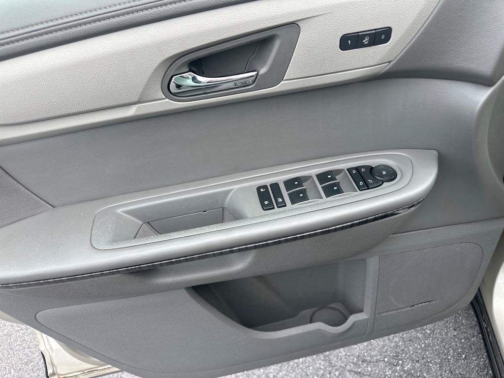 Used 2013 Chevrolet Traverse LTZ AWD/4WD image 38
