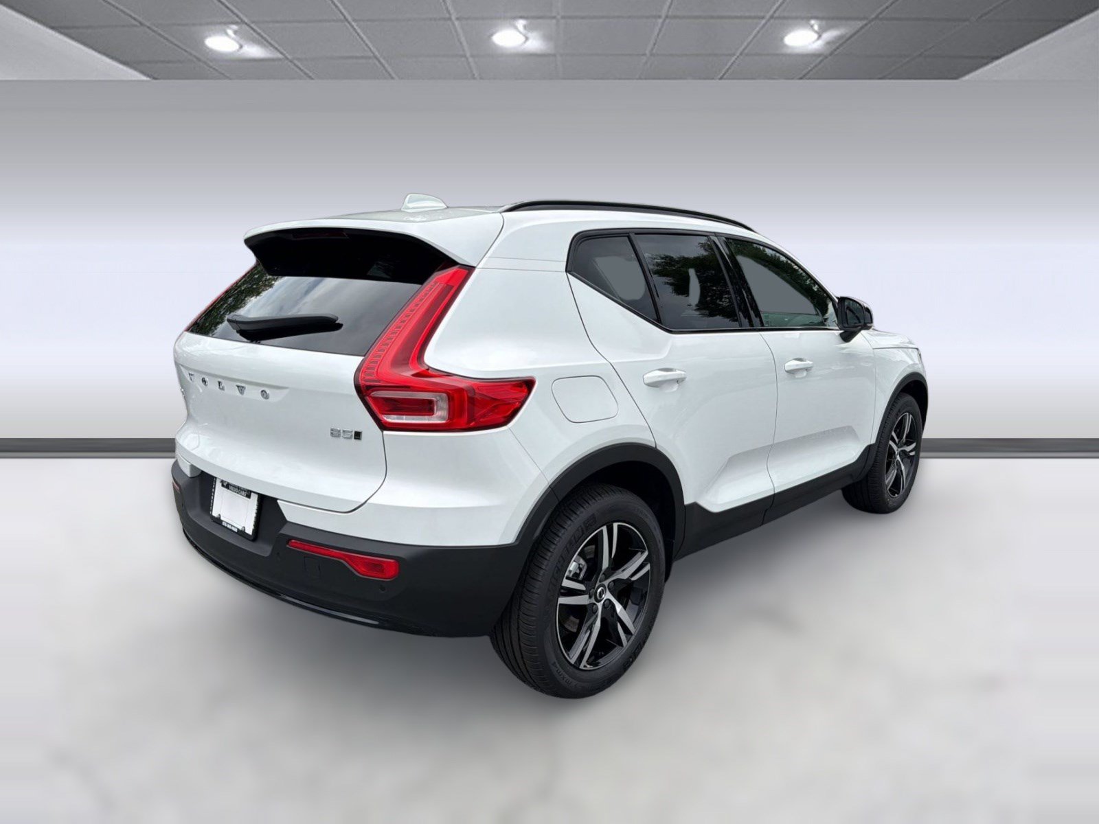 New 2026 Volvo XC40 B5 Core w/ Protection Package Premier AWD/4WD image 9