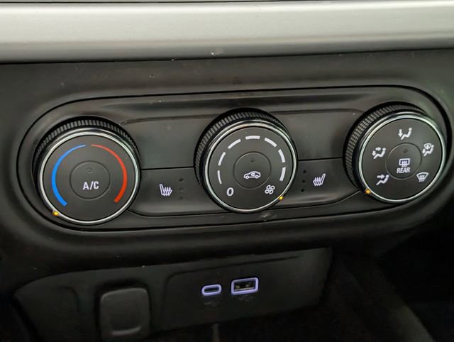 Certified 2024 Chevrolet Trax RS w/ Driver Confidence Package image 29