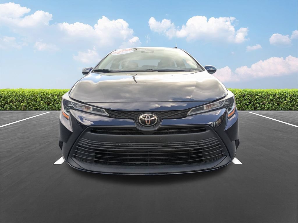Used 2025 Toyota Corolla LE w/ LE Premium Package FWD image 11