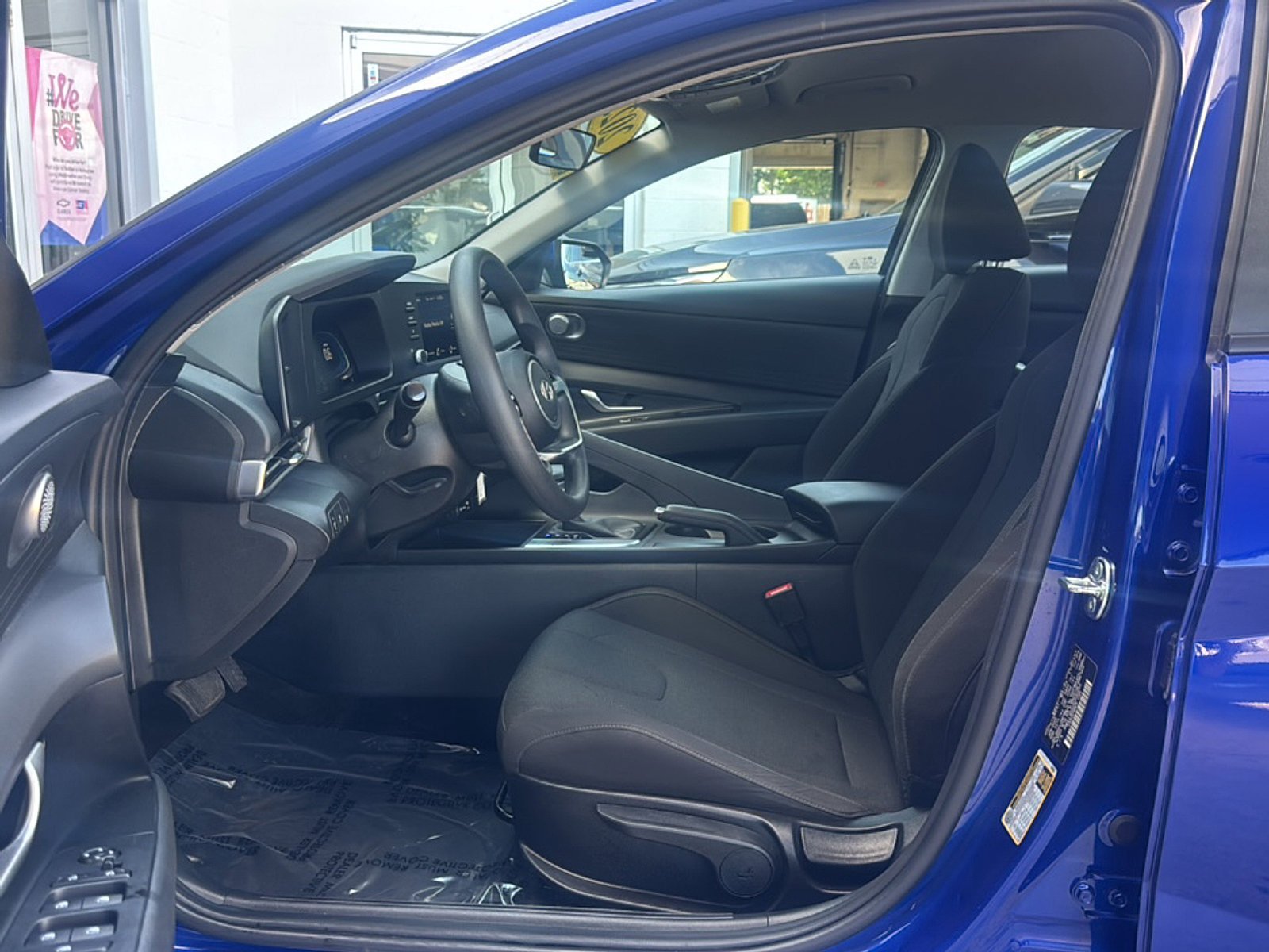 Used 2025 Hyundai Elantra SE FWD image 12