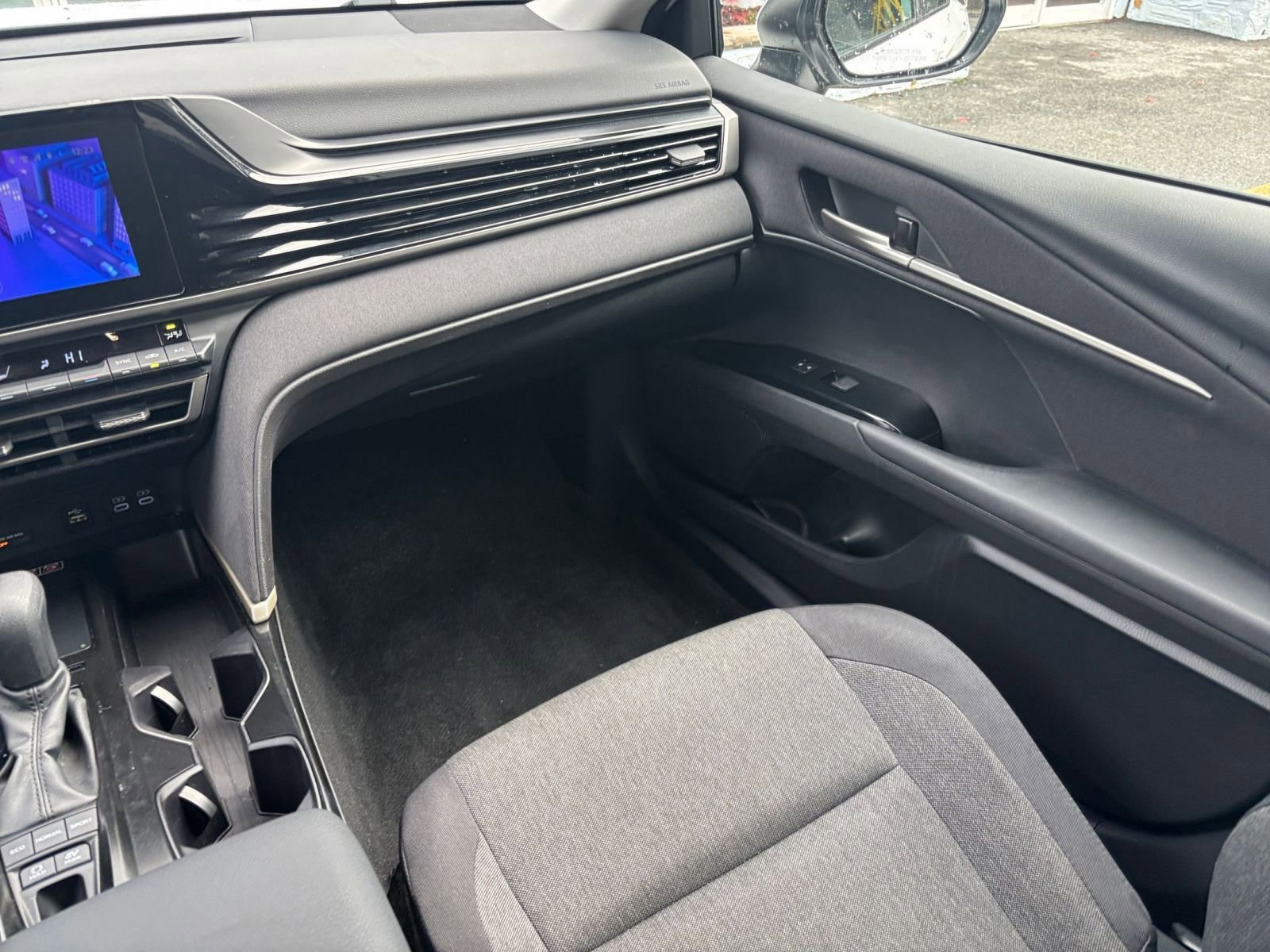 Used 2025 Toyota Camry LE image 31